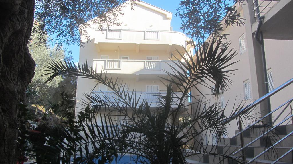 Oro Apartments Petrovac Buitenkant foto