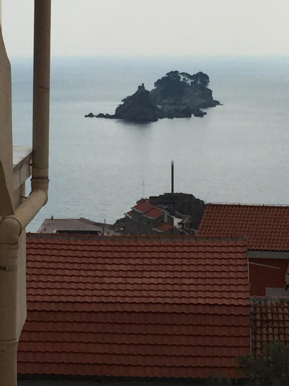 Oro Apartments Petrovac Buitenkant foto